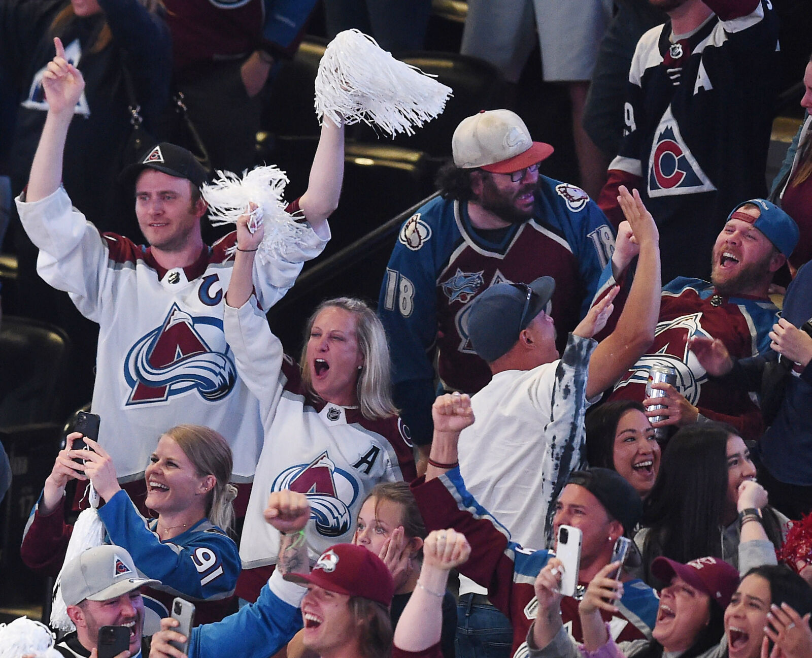 062722-news-s-dg-fans 04.JPG